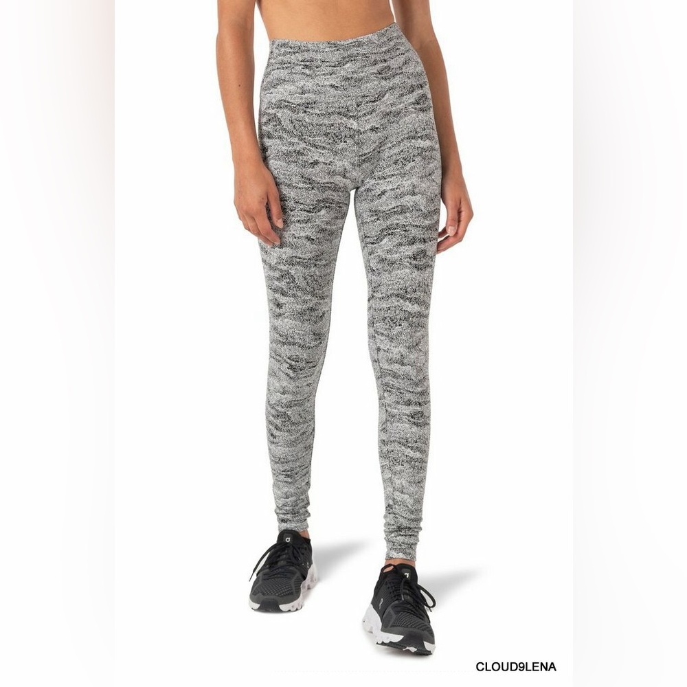 NWOT. Kyodan. Mineral High-Waist Soft Jacquard Marble Legging. Size XS.